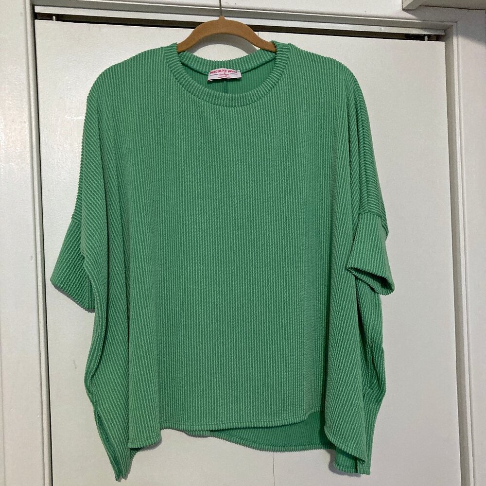 New ~ Boutique One-Size Easy Fit Top